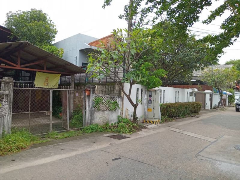 6 Bed House for Sale in Mueang Chiang Mai