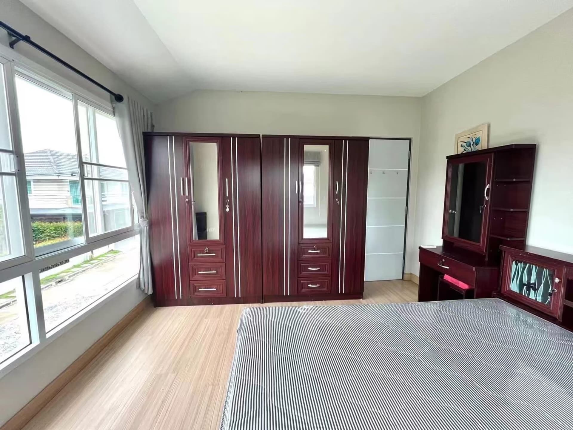 3 Bed House for Rent in Saraphi - Image 6