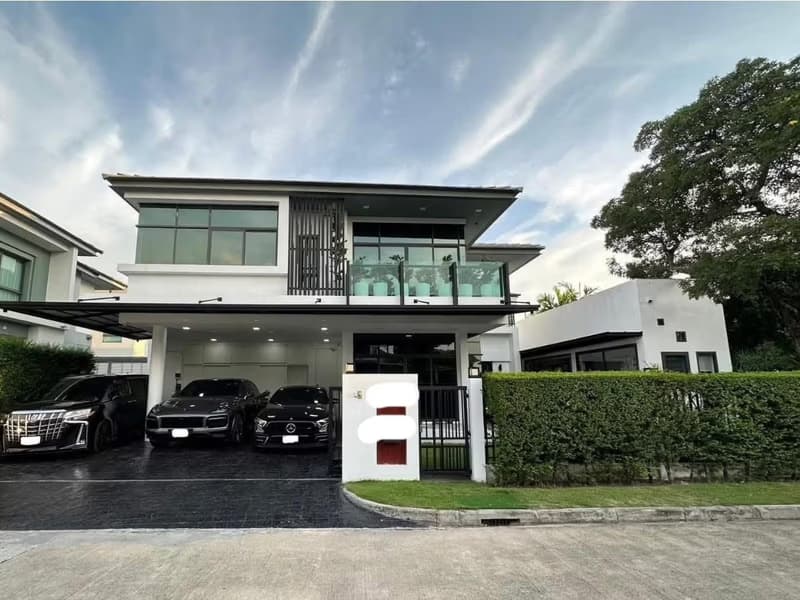 4 Bed House for Rent and Sale in Bang Kapi