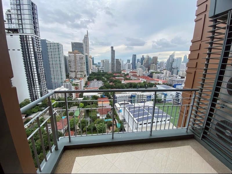 2 Bed Condo for Rent in Ratchathewi