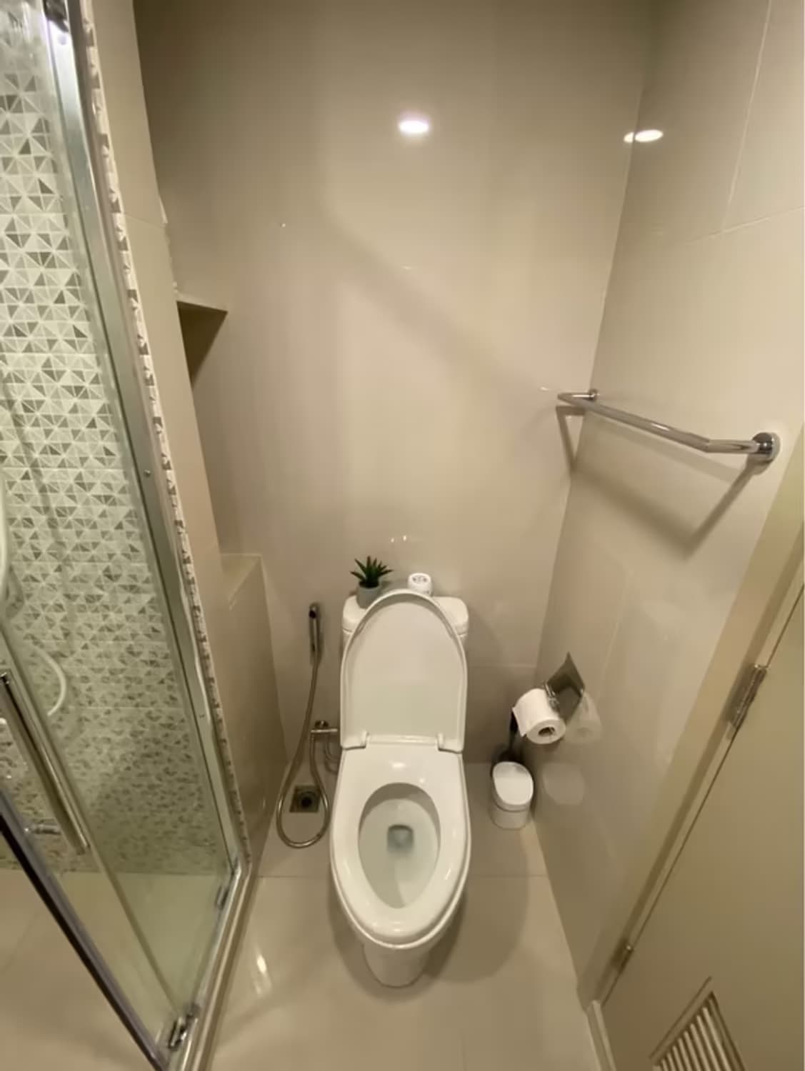 1 Bedroom Condo For Rent At The Tree Sukhumvit 64 - Image 8