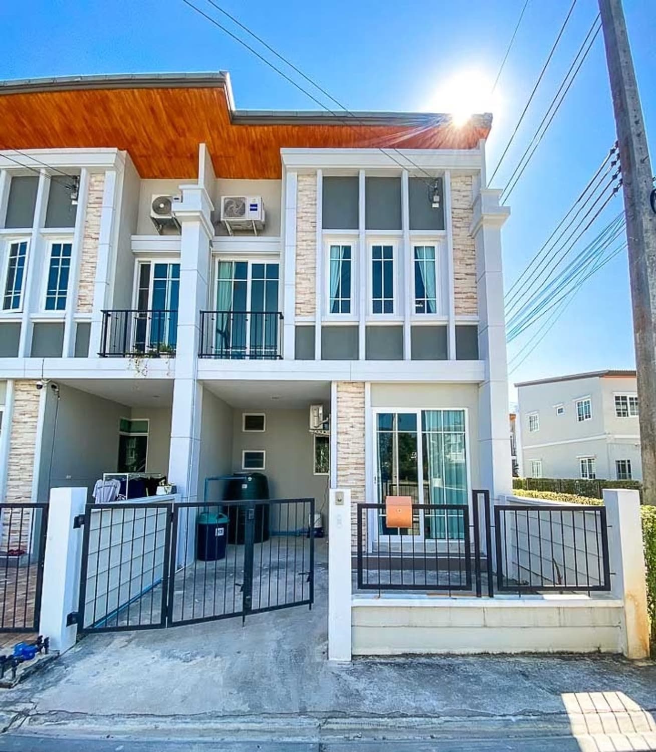 4 Bedroom House - Image 1