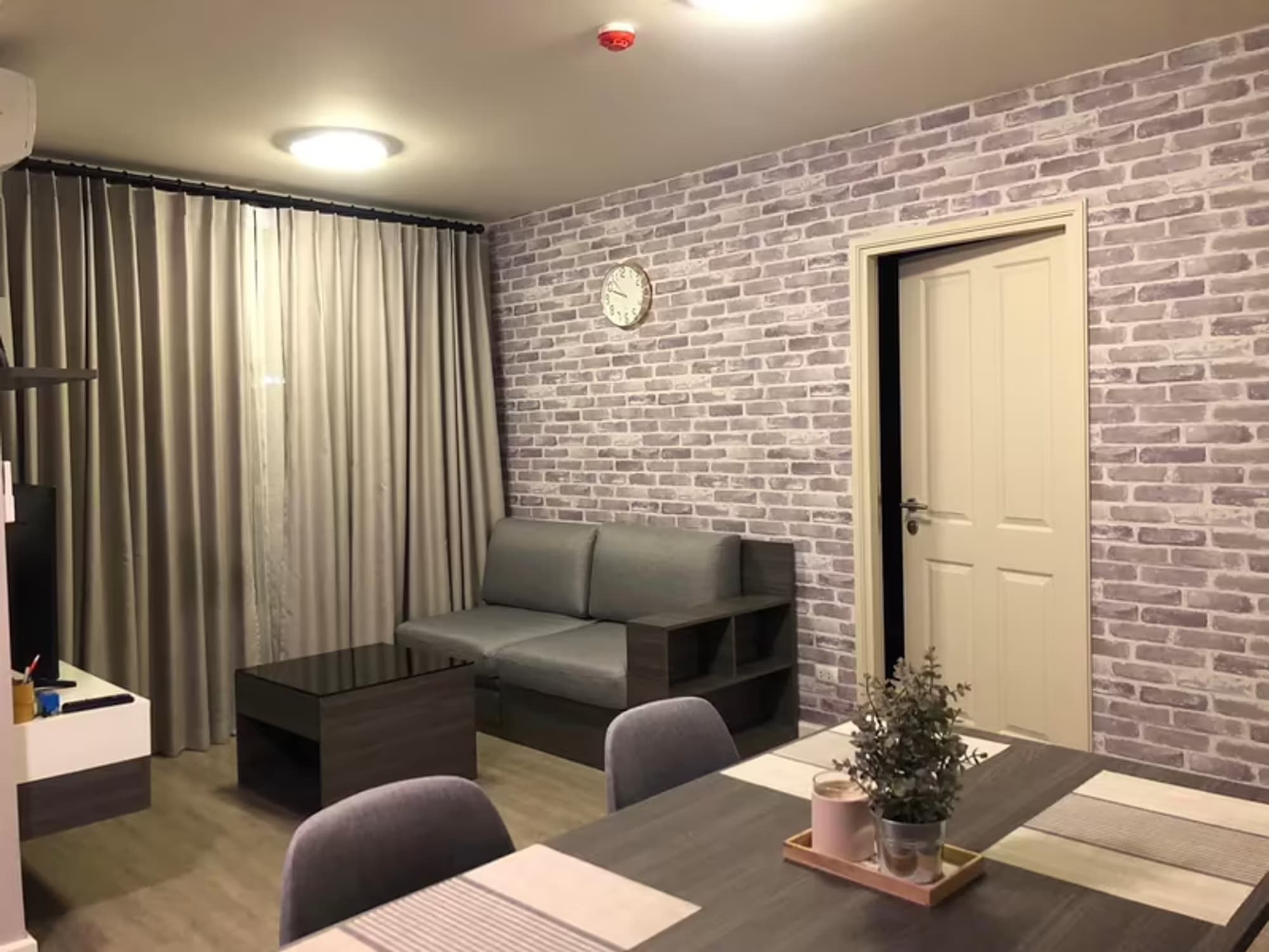 1 Bedroom Condo - Image 1
