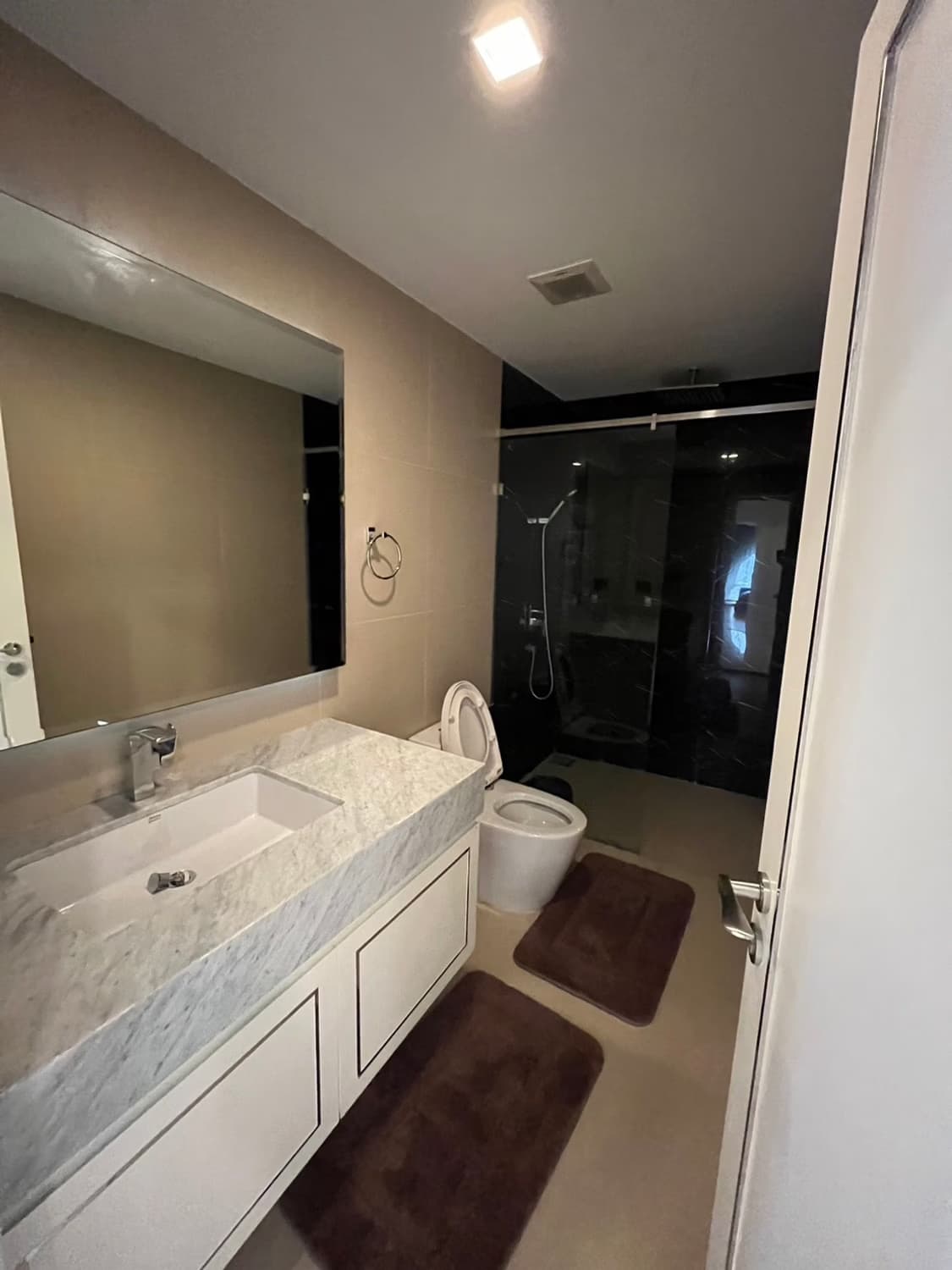 3 Bed Condo for Sale in Bang Rak - Image 12