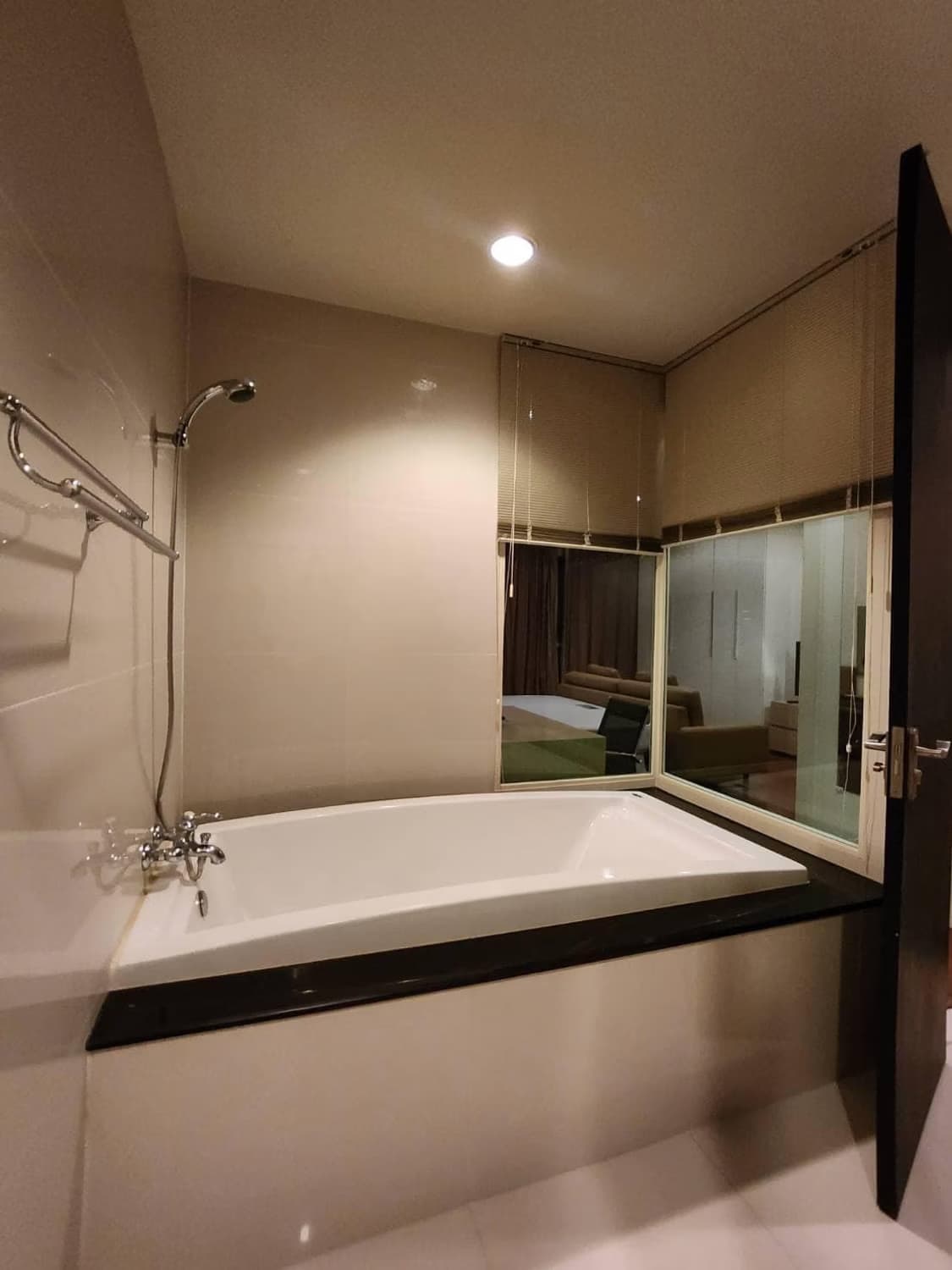 Condo for Rent at The Address Chit Lom - Image 12
