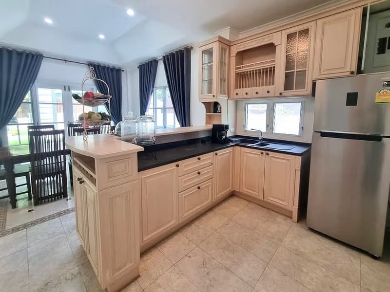 7 Bed House for Rent and Sale in Hang Dong