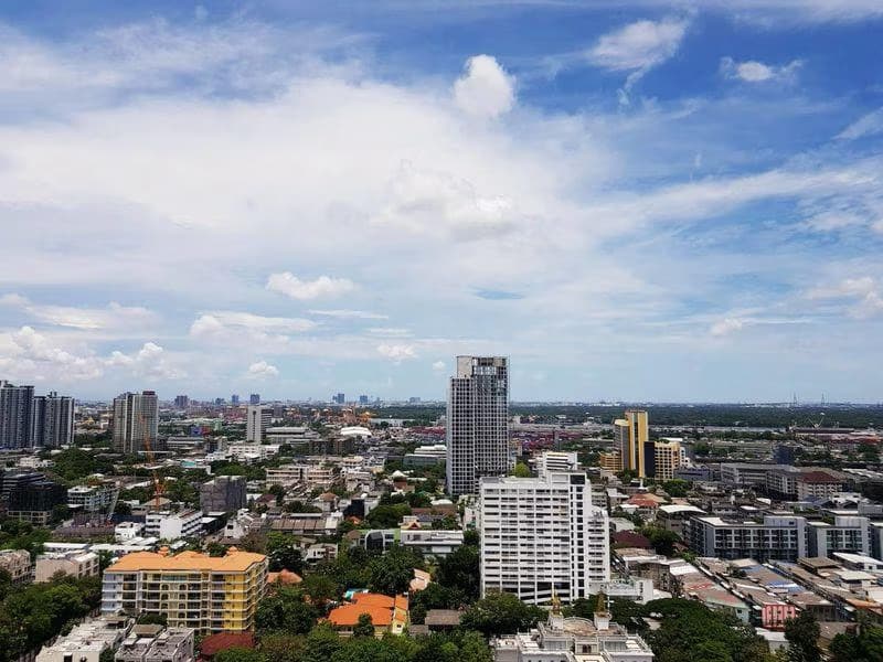 2 Bed Condo for Rent in Khlong Toei