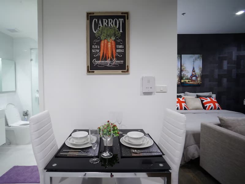 Condo for Rent at Nara 9