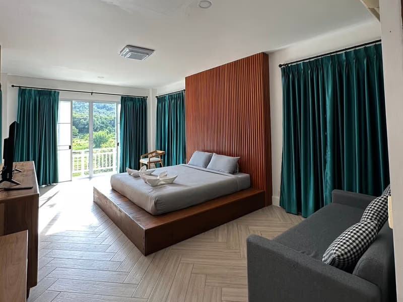 5 Bed House for Rent in Mae Rim