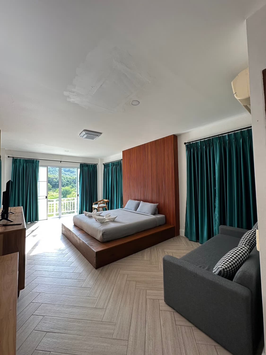 5 Bed House for Rent in Mae Rim - Image 15