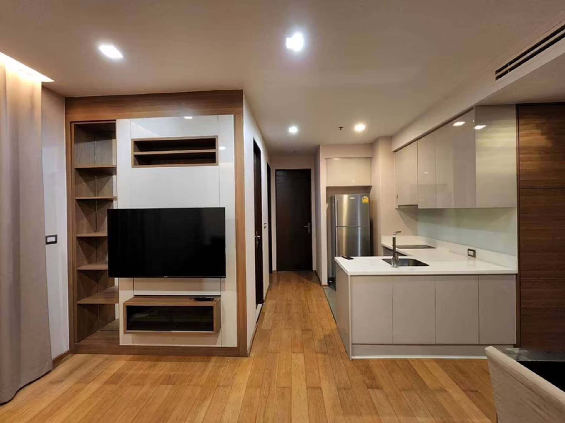 Condo for Rent at The Address Asoke - Image 2