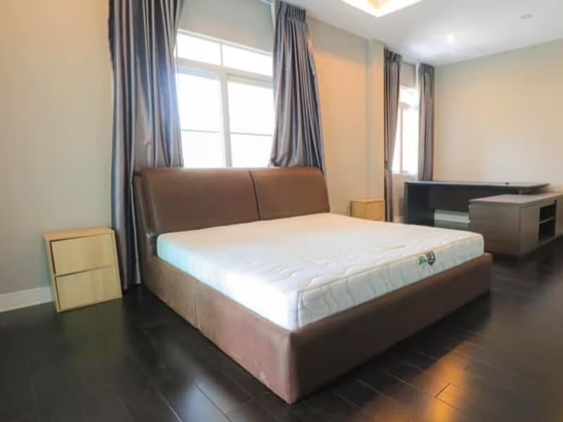 4 Bed House for Rent and Sale in Bang Na