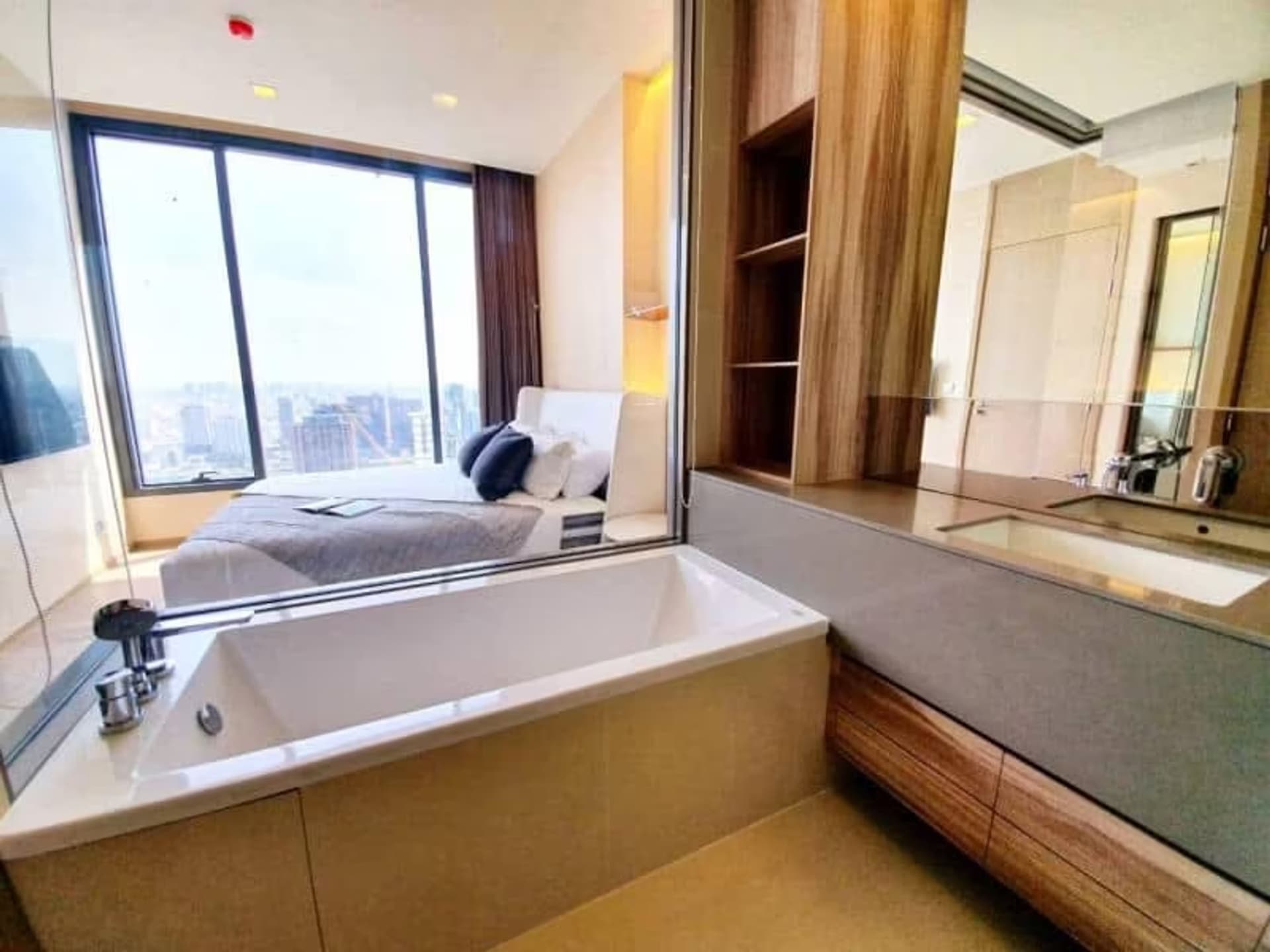  Condo for Rent at THE ESSE Asoke - Image 2