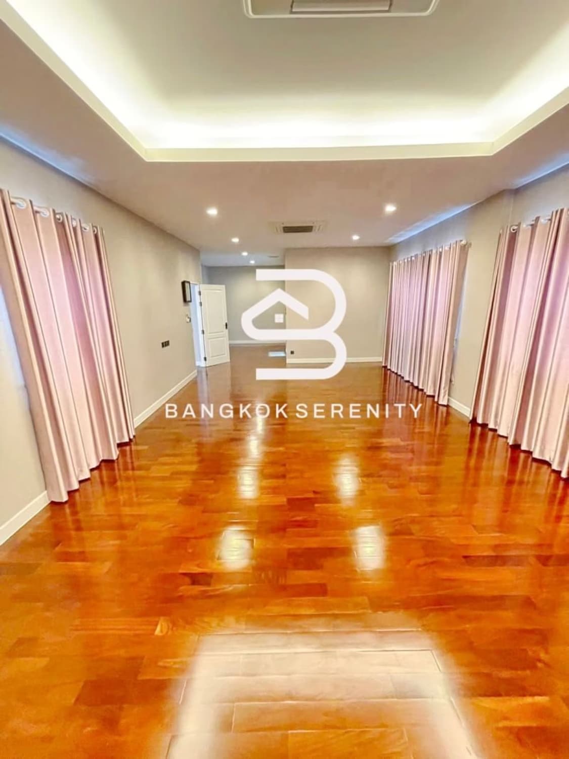 4 Bed House for Rent and Sale in Mueang Samut Prakan - Image 11