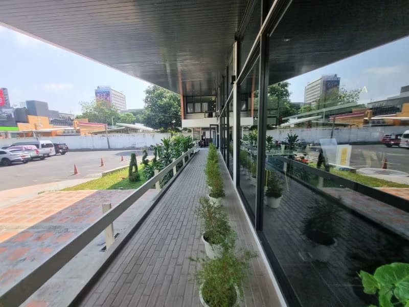 Commercial/Shophouse for Rent in Bang Kapi, Huai Khwang