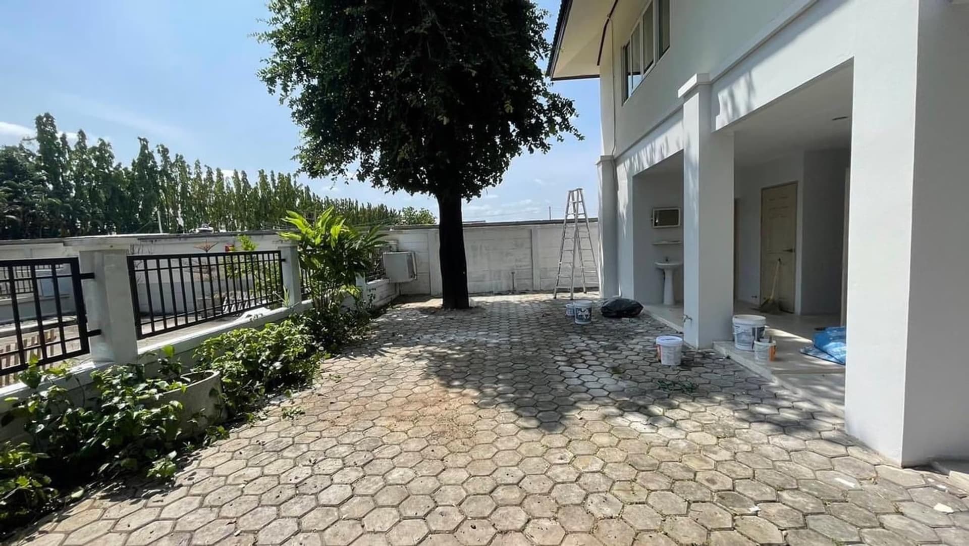 4 Bedroom House for Sale in Hang Dong - Image 2