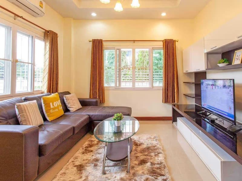 4 Bed House for Rent in Mueang Chiang Mai