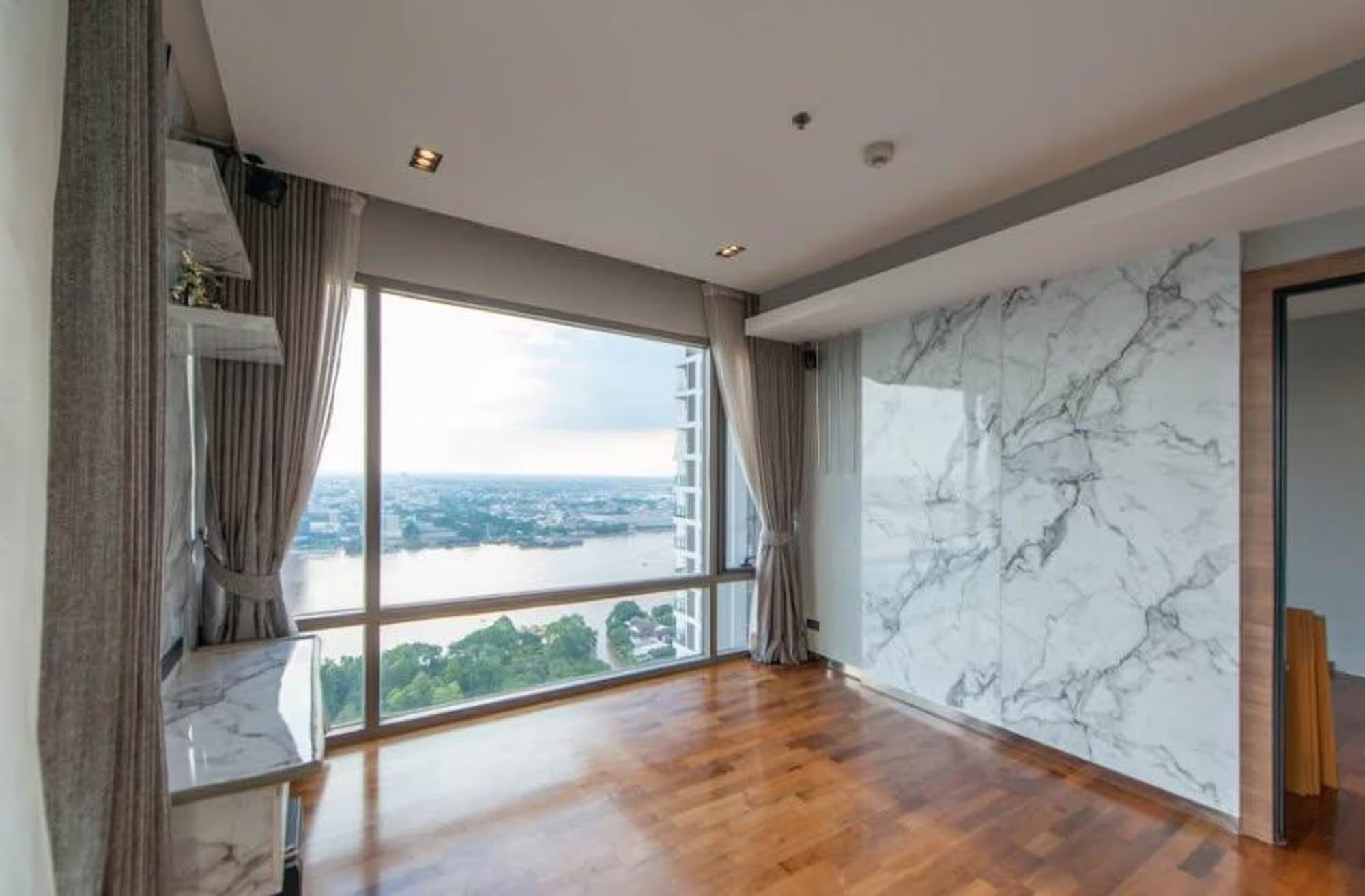 2 Bed Condo for Rent in Bang Kho Laem - Image 2