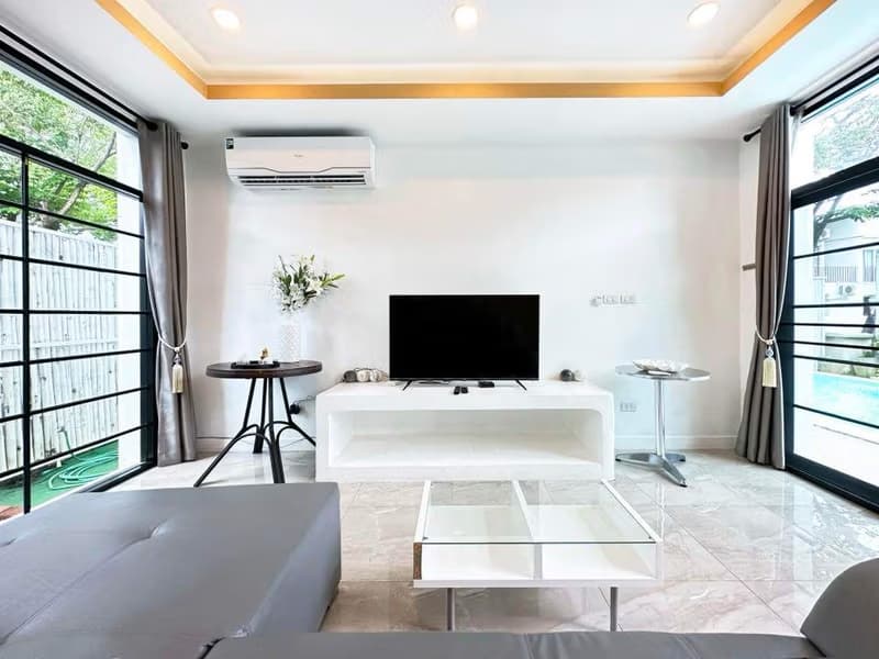 4 Bed House for Rent in Mueang Chiang Mai District