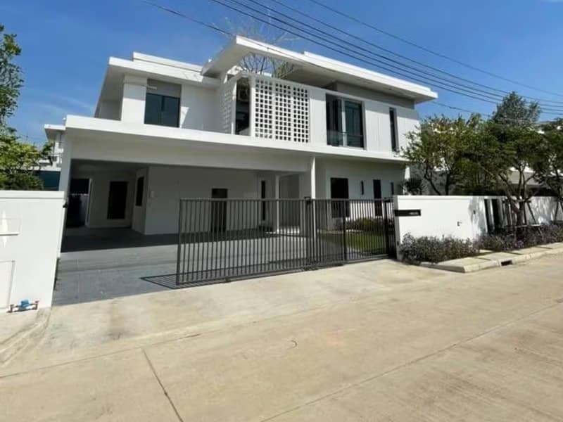 4 Bed House for Rent in อำเภอบางพลี