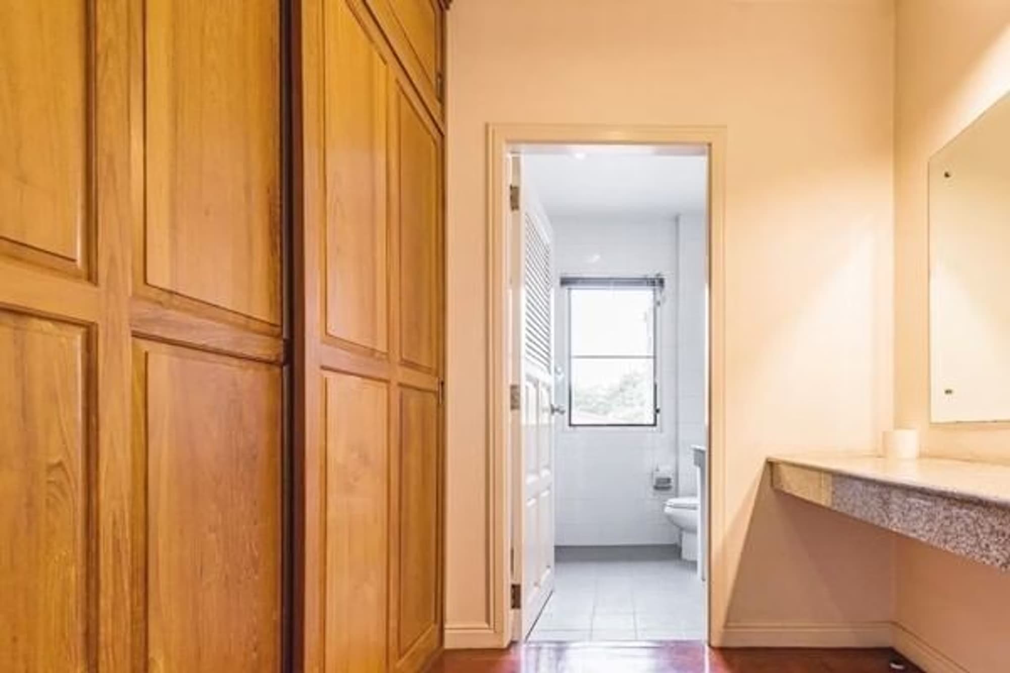 5 Bedroom House - Image 10