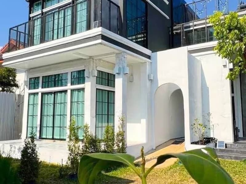 2 Bedroom House