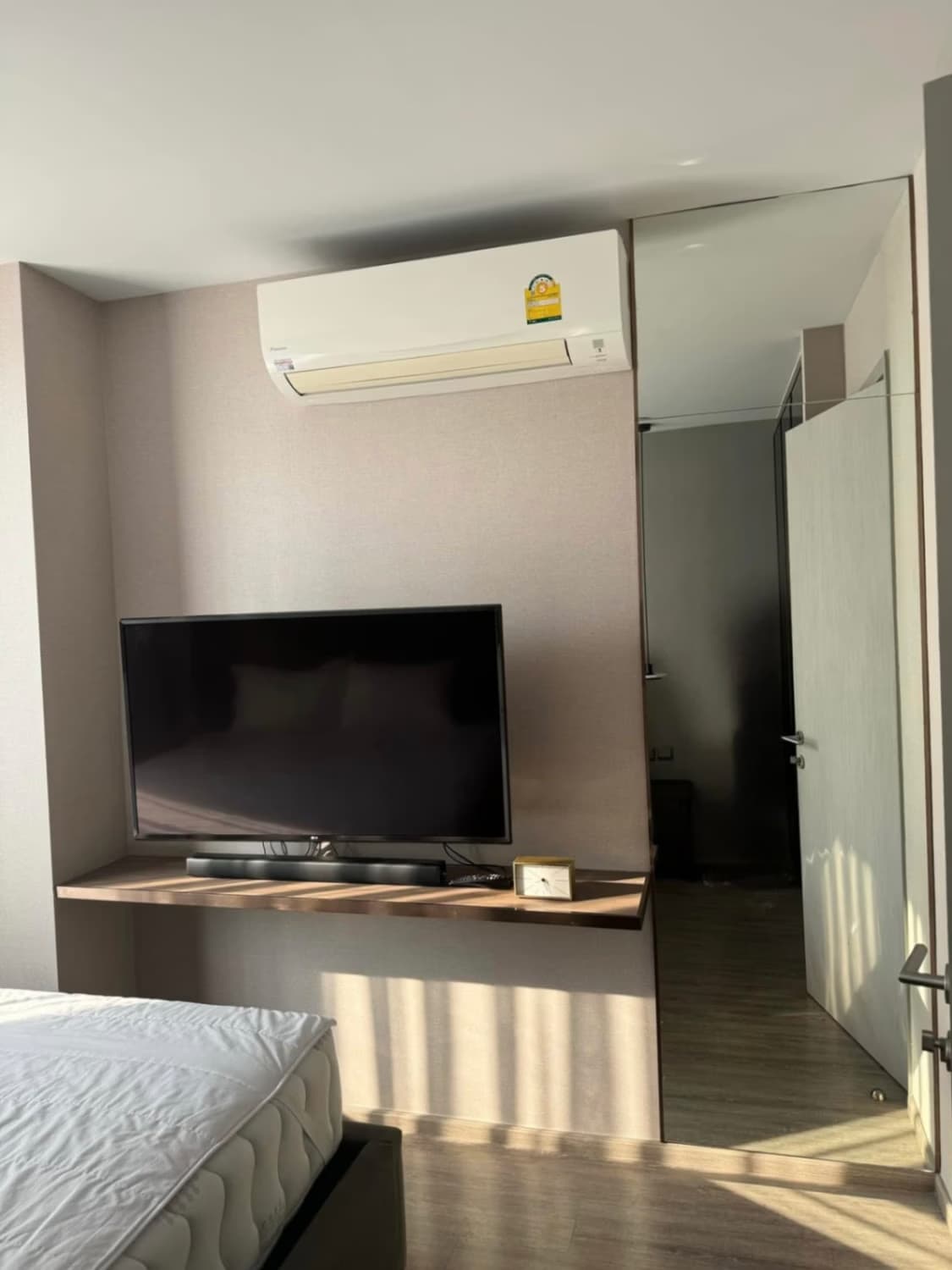 1 Bed Condo for Rent and Sale in Watthana - Image 4