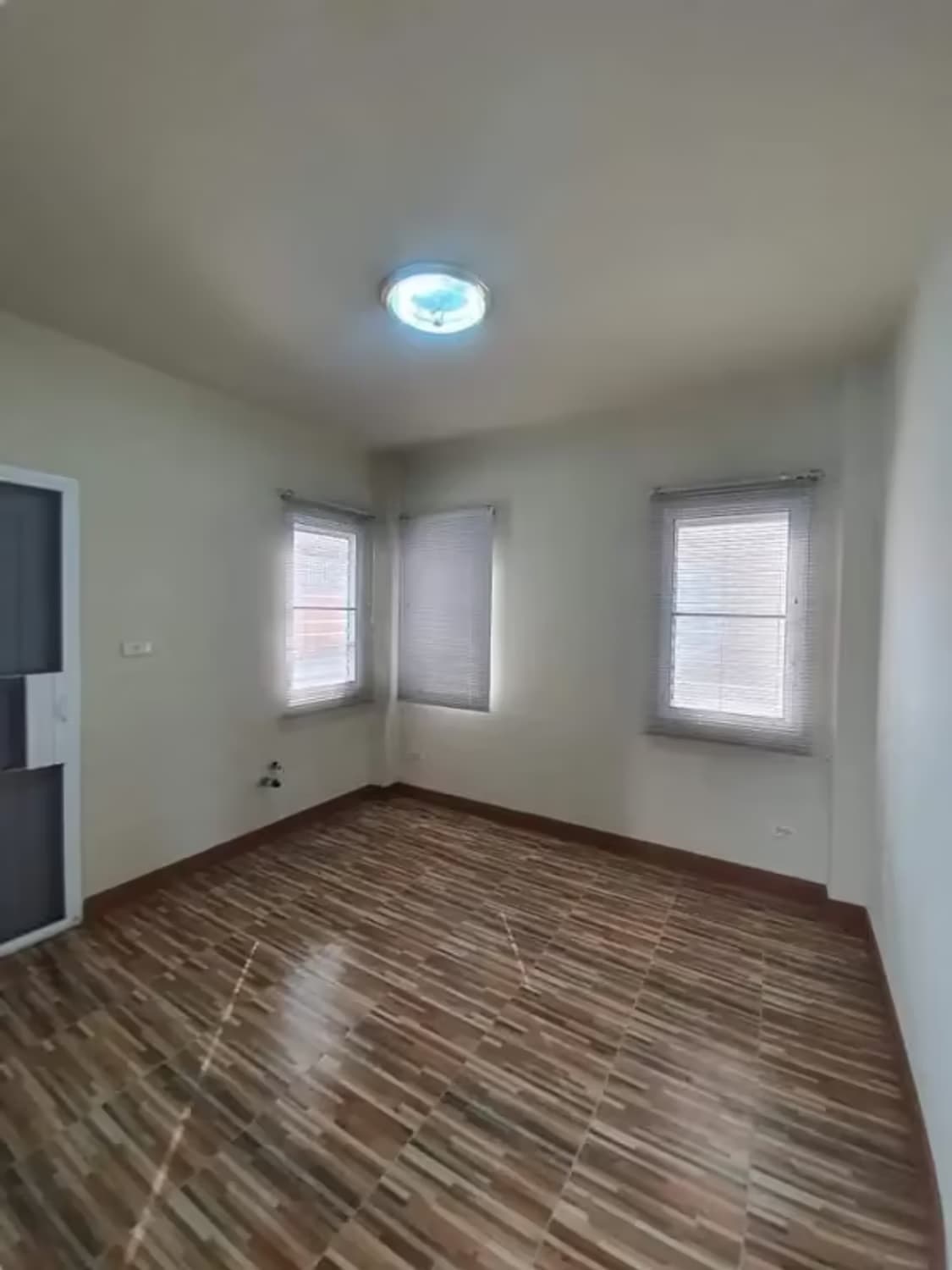 3 Bedroom House - Image 13
