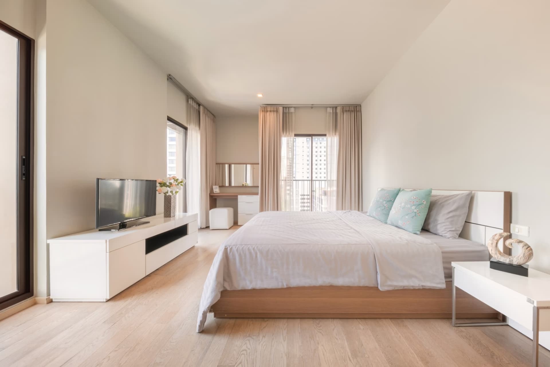 1 Bed Condo for Rent in Khlong Toei - Image 9