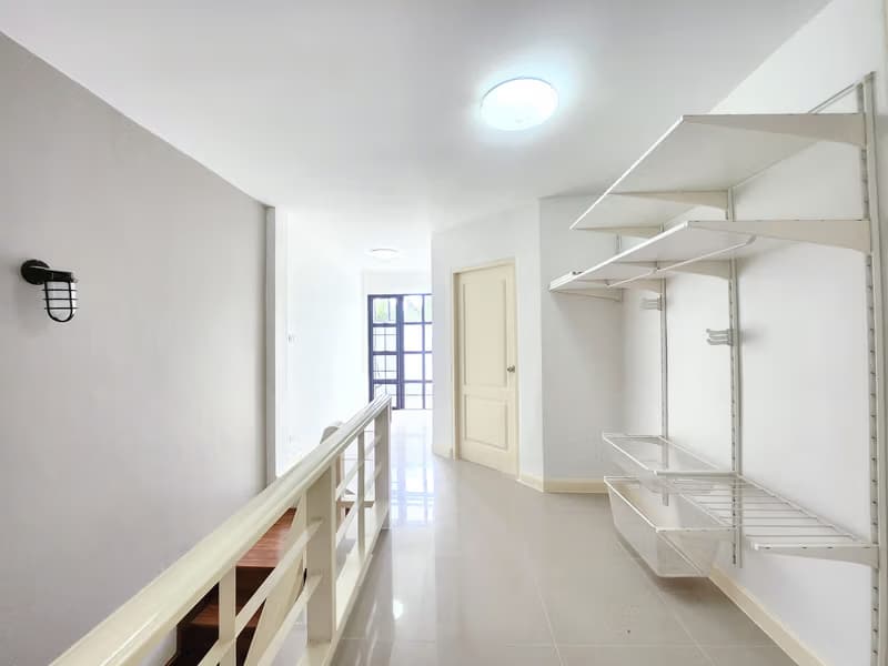 3 Bed Townhouse for Rent and Sale in San Sai