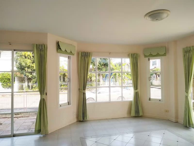 House for Sale at Land and Houses Park San Sai
