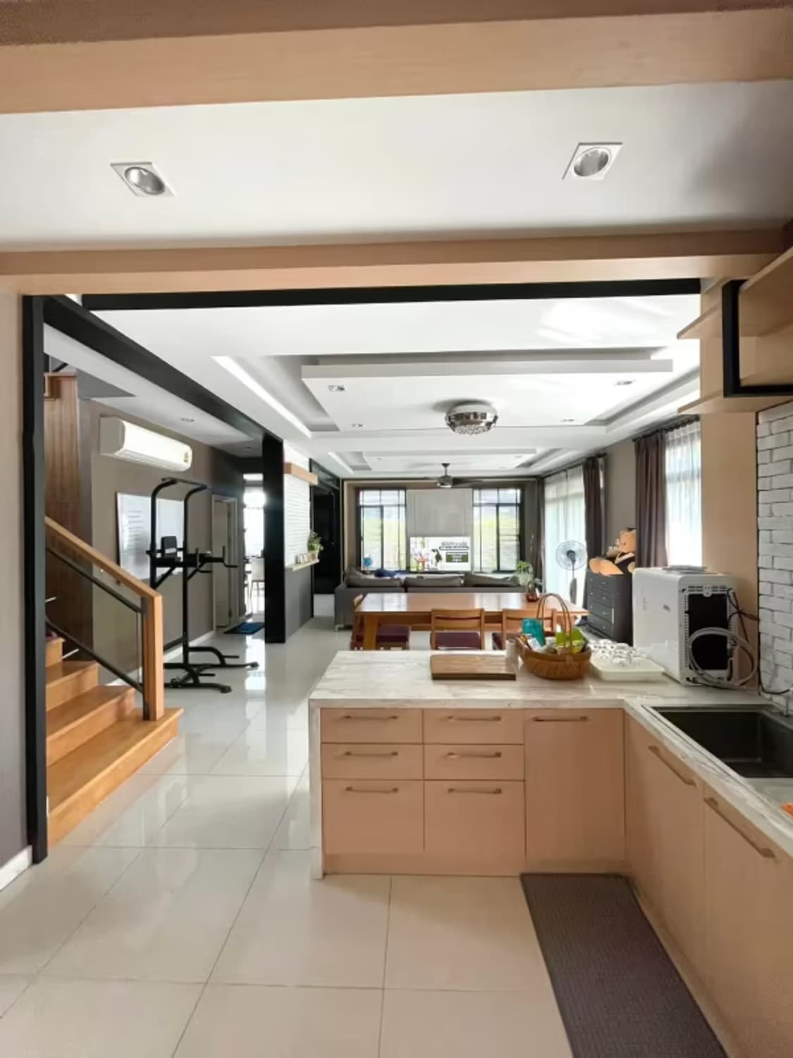 4 Bedroom House - Image 11