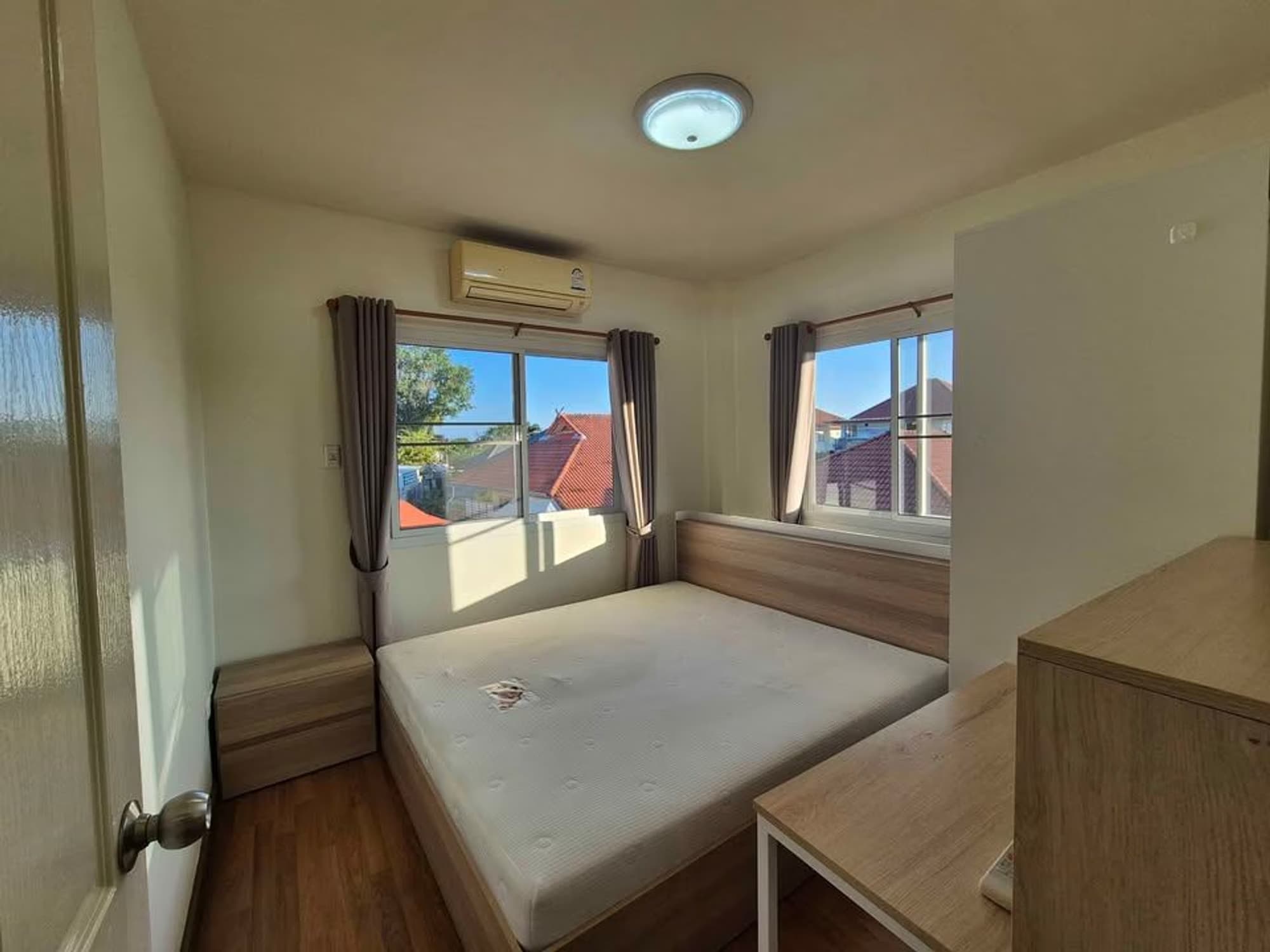 4 Bed House for Rent in Hang Dong District - Image 9