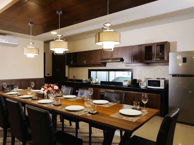 6 Bed House for Sale in Saraphi District
