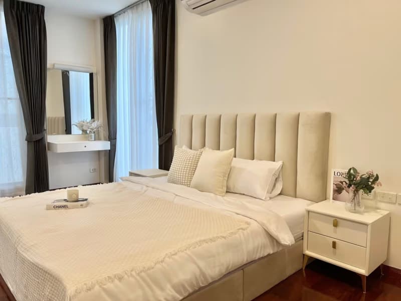 5 Bed House for Rent in Din Daeng