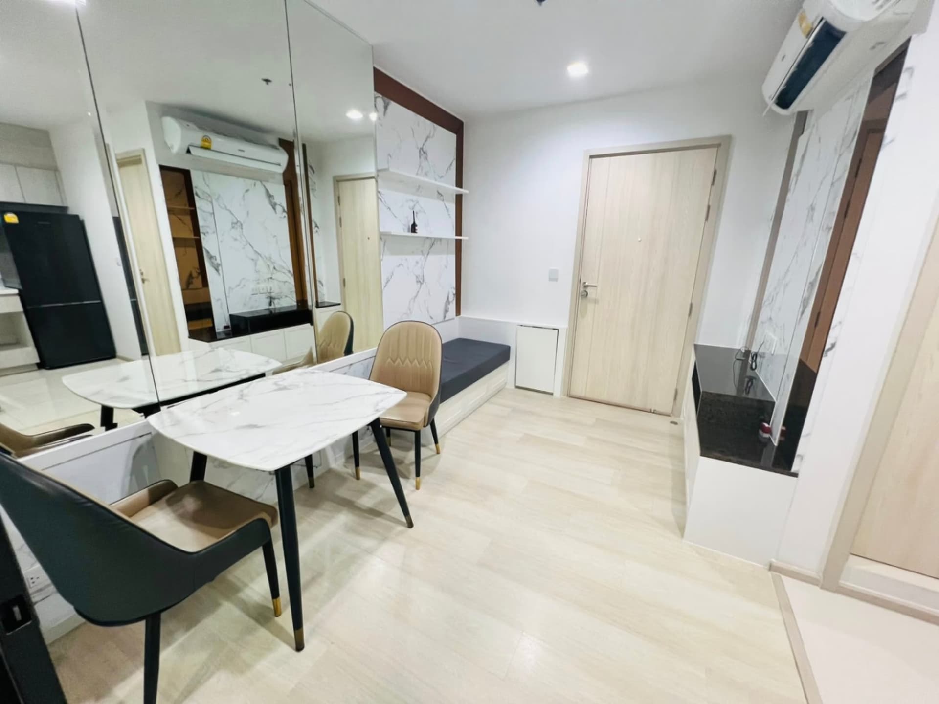 1 ห้องนอน คอนโด สำหรับ จำหน่าย ใน Pathum Wan - Image 1