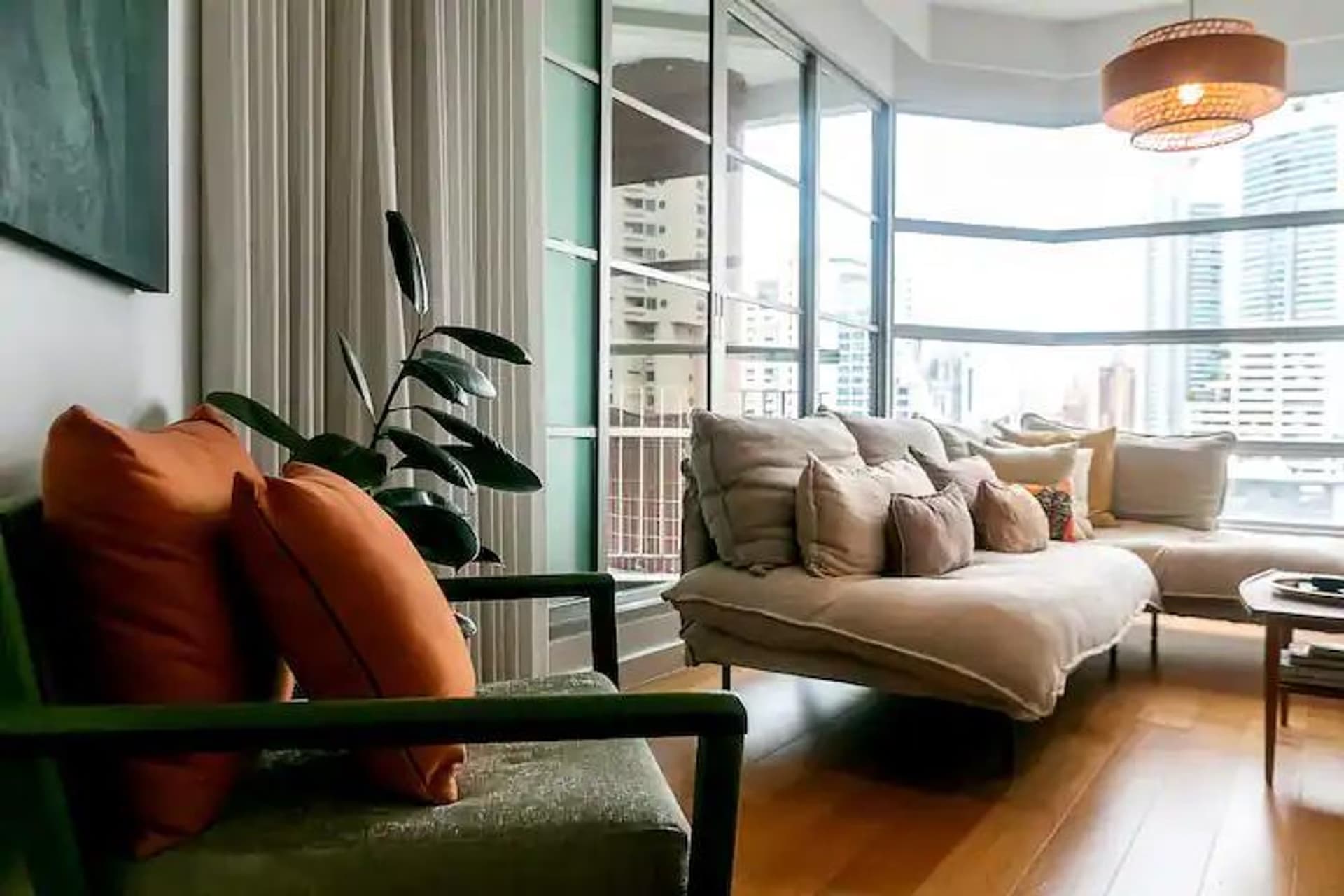 2 Bed Condo for Rent in Khlong Toei - Image 2