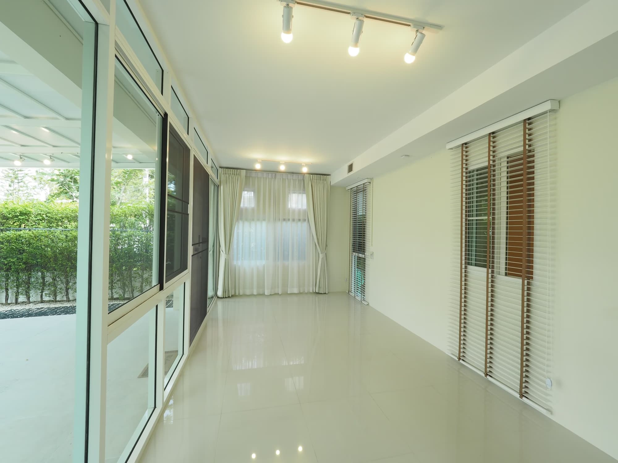 4 Bed House for Rent in Bang Phli - Image 8