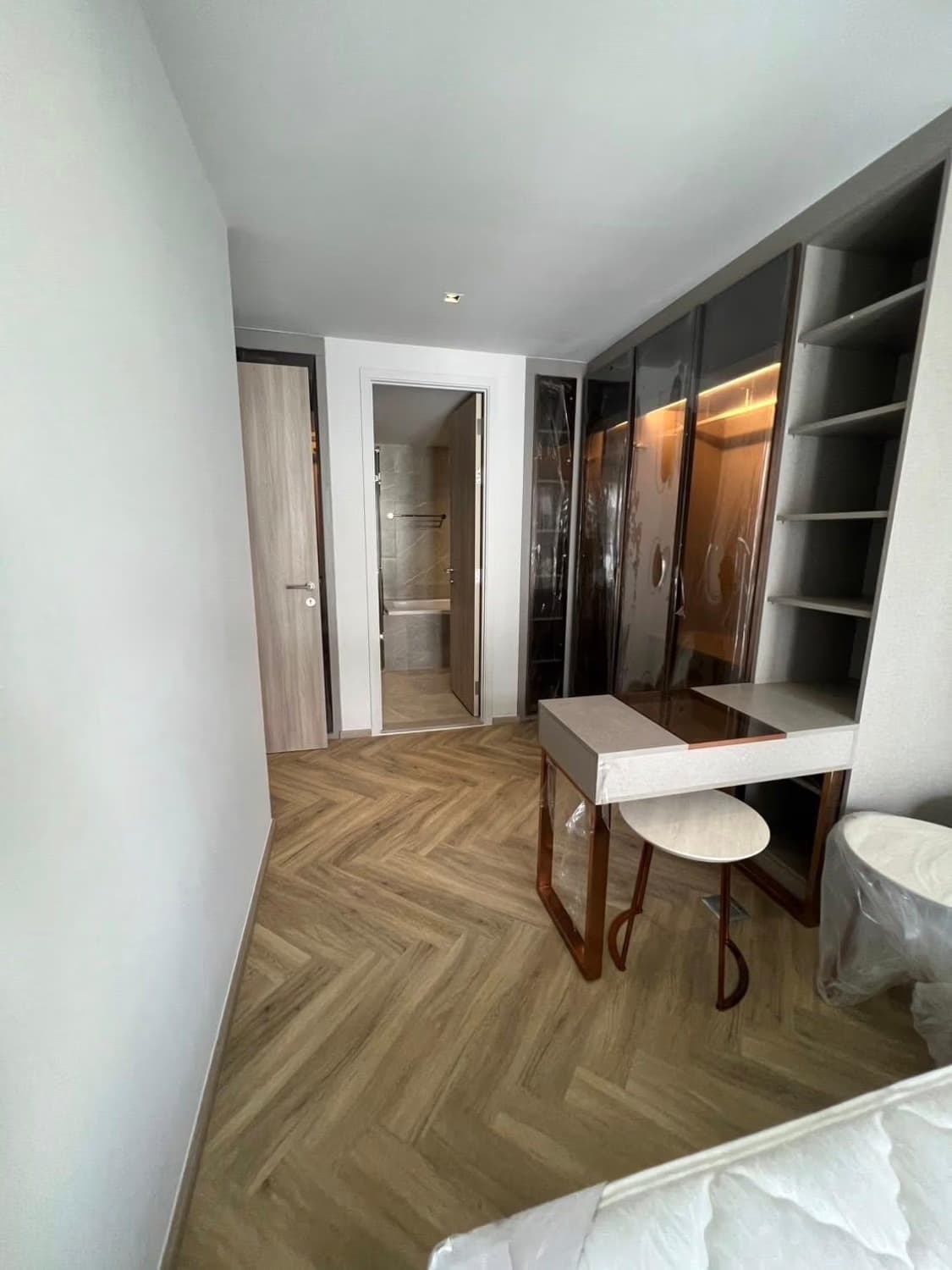 2 Bed Condo for Rent in Watthana - Image 6