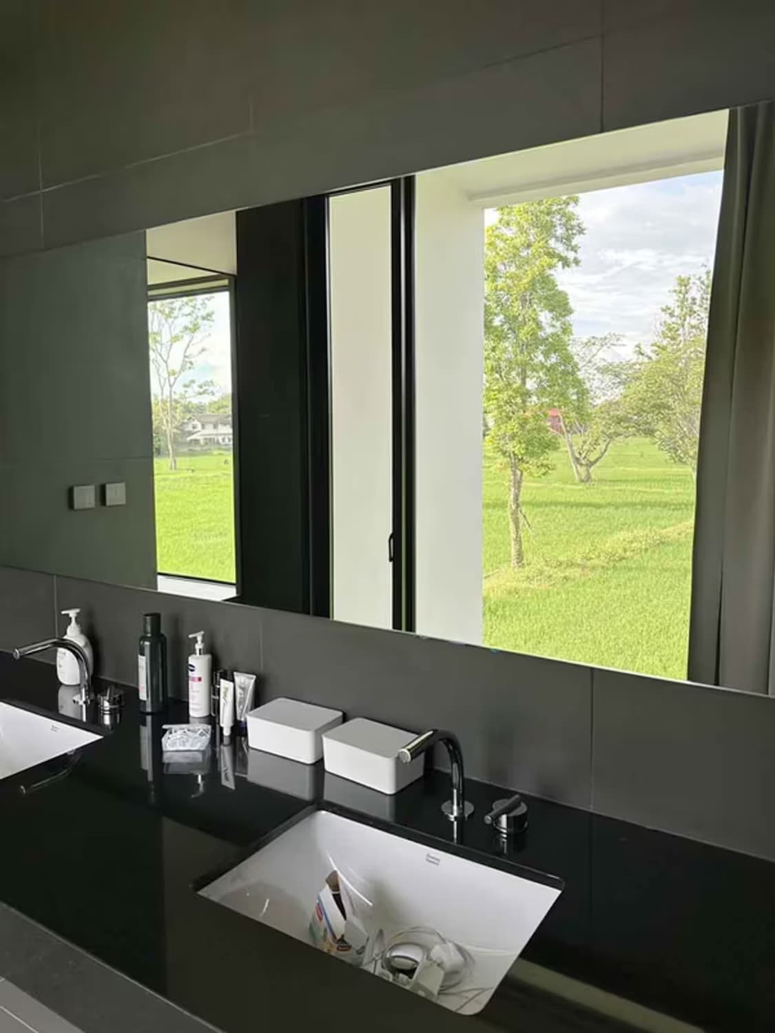 Modern House for Sale - Image 2