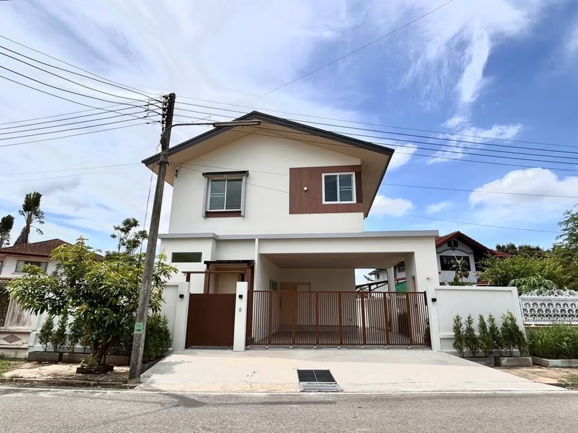 4 ห้องนอน บ้าน สำหรับ ขาย ใน San Sai - Image 1