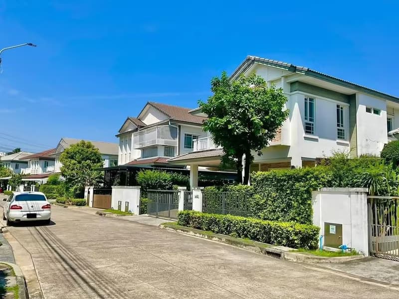 House for Sale in Prawet.