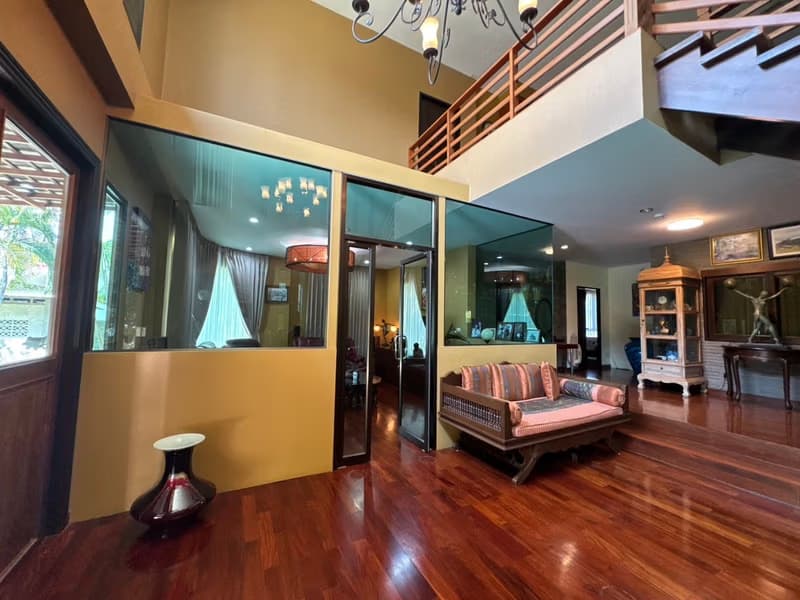 6 Bed House for Sale in Hang Dong District