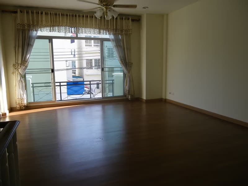 Townhouse for Rent, Sale at Baan Klang Muang The Royal Monaco Srinakarin-Pattanakarn