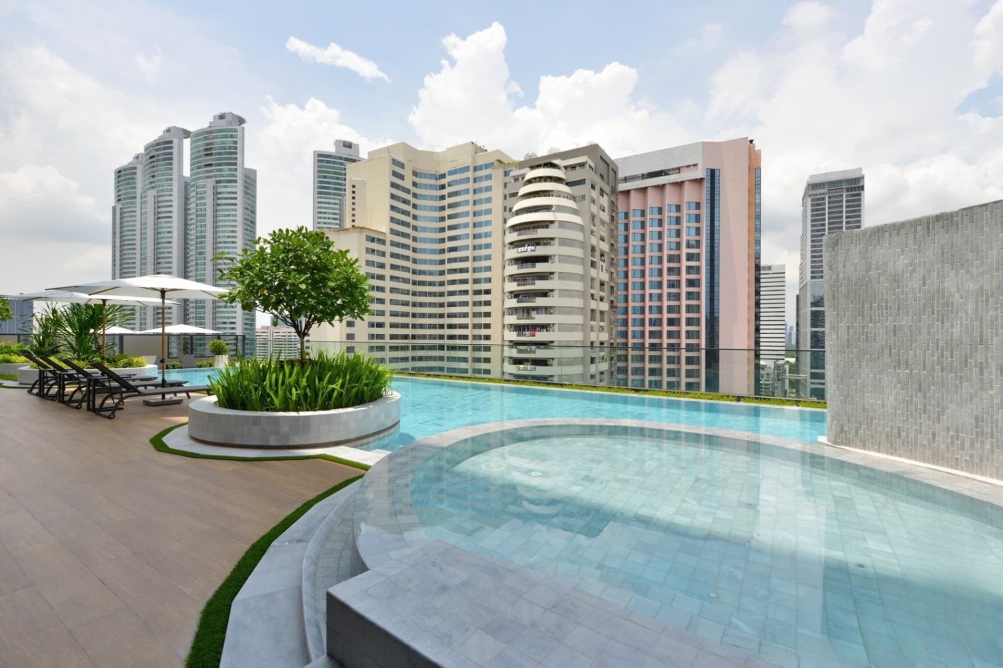2 Bed Condo for Rent in Khlong Toei - Image 8