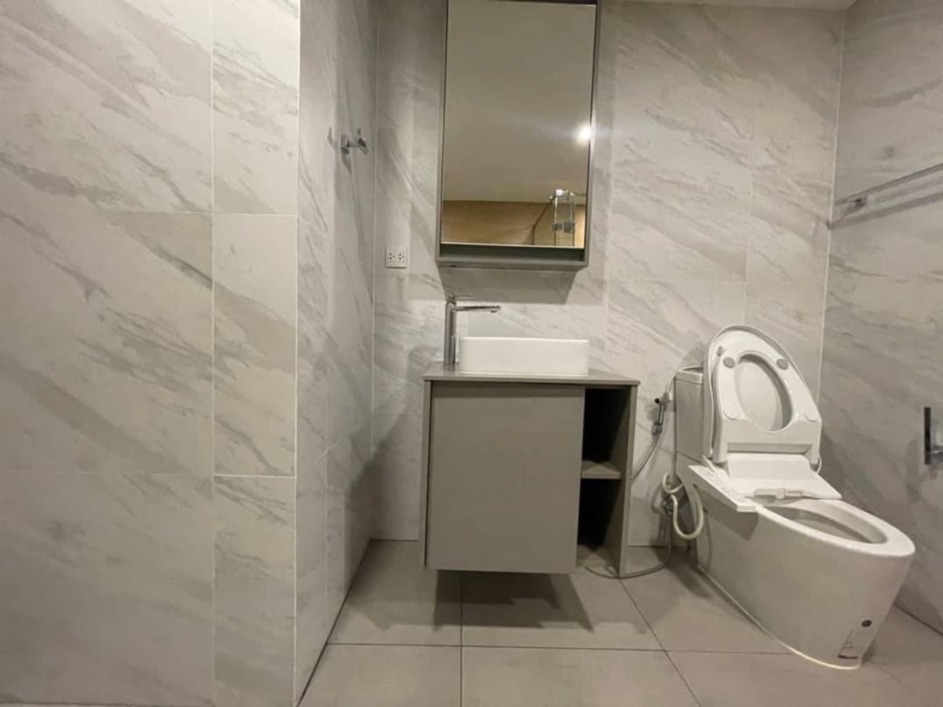 1 Bed Condo for Rent and Sale  Near Ekkamai BTS - Image 4