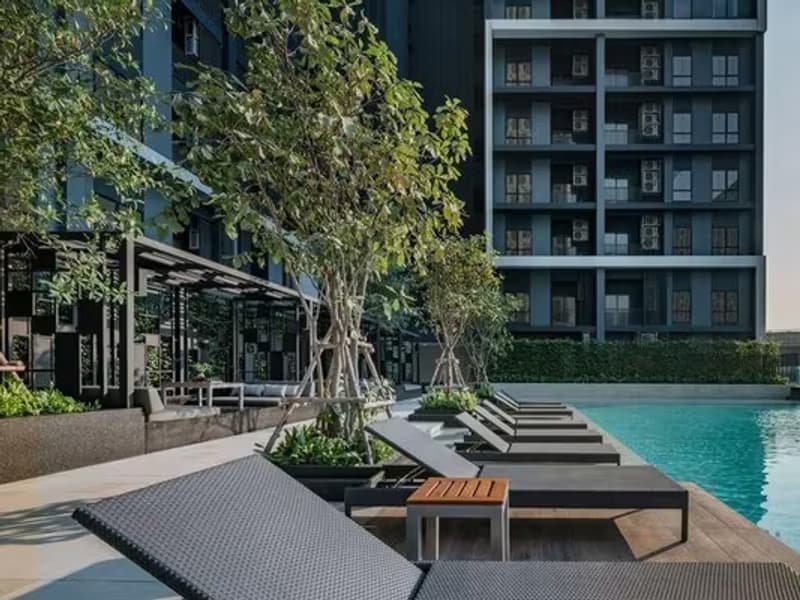 Condo for Rent at Metris Rama9 - Ramkhamheang