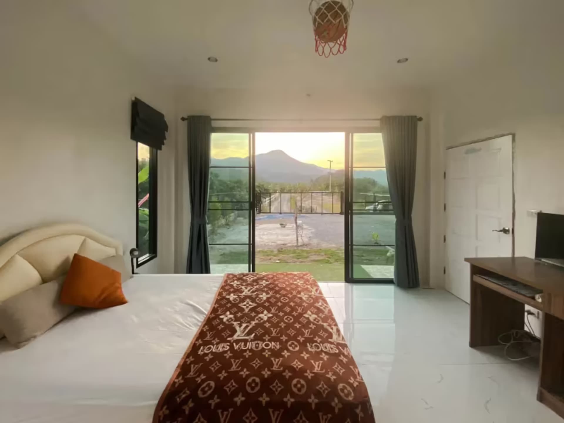3 Bedroom House - Image 9