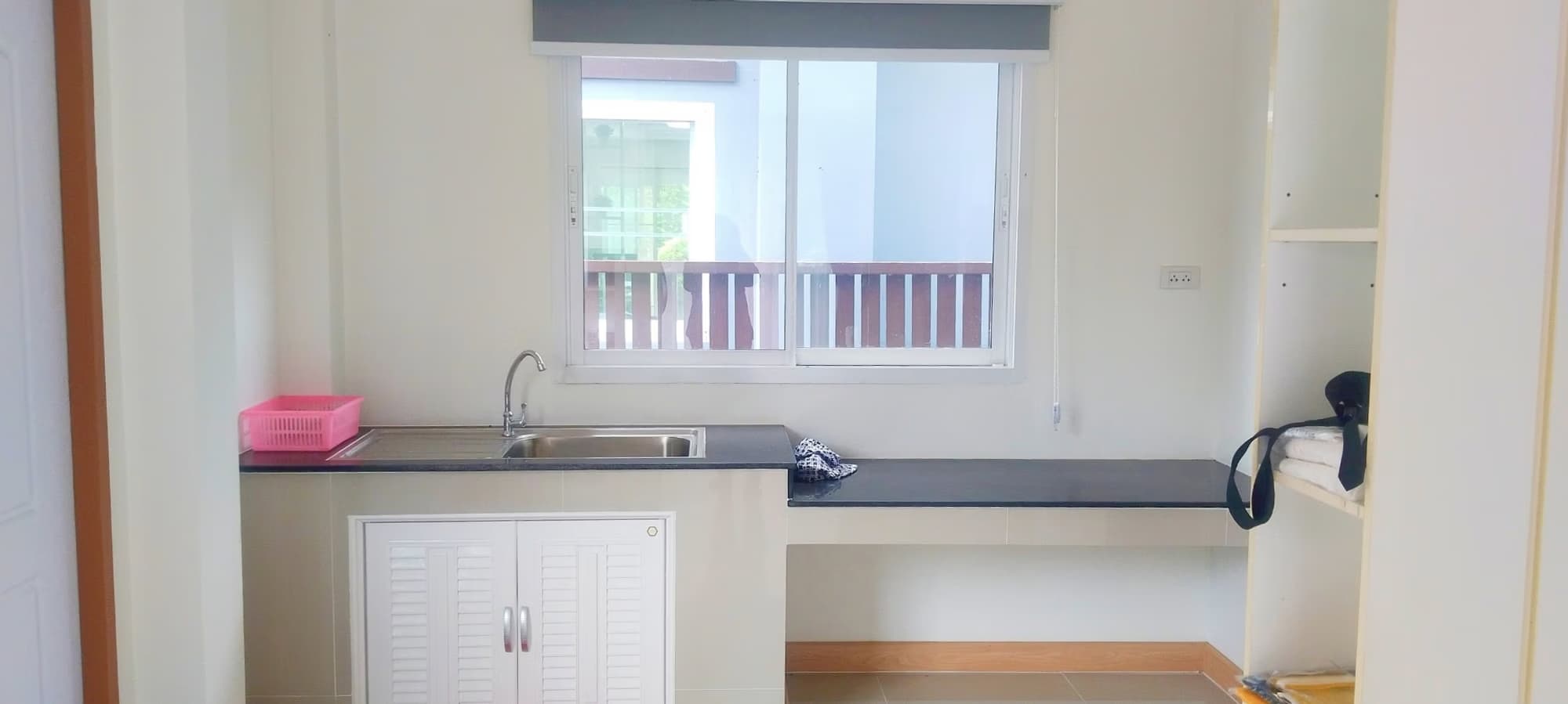 3 Bed House for Rent in Saraphi - Image 3