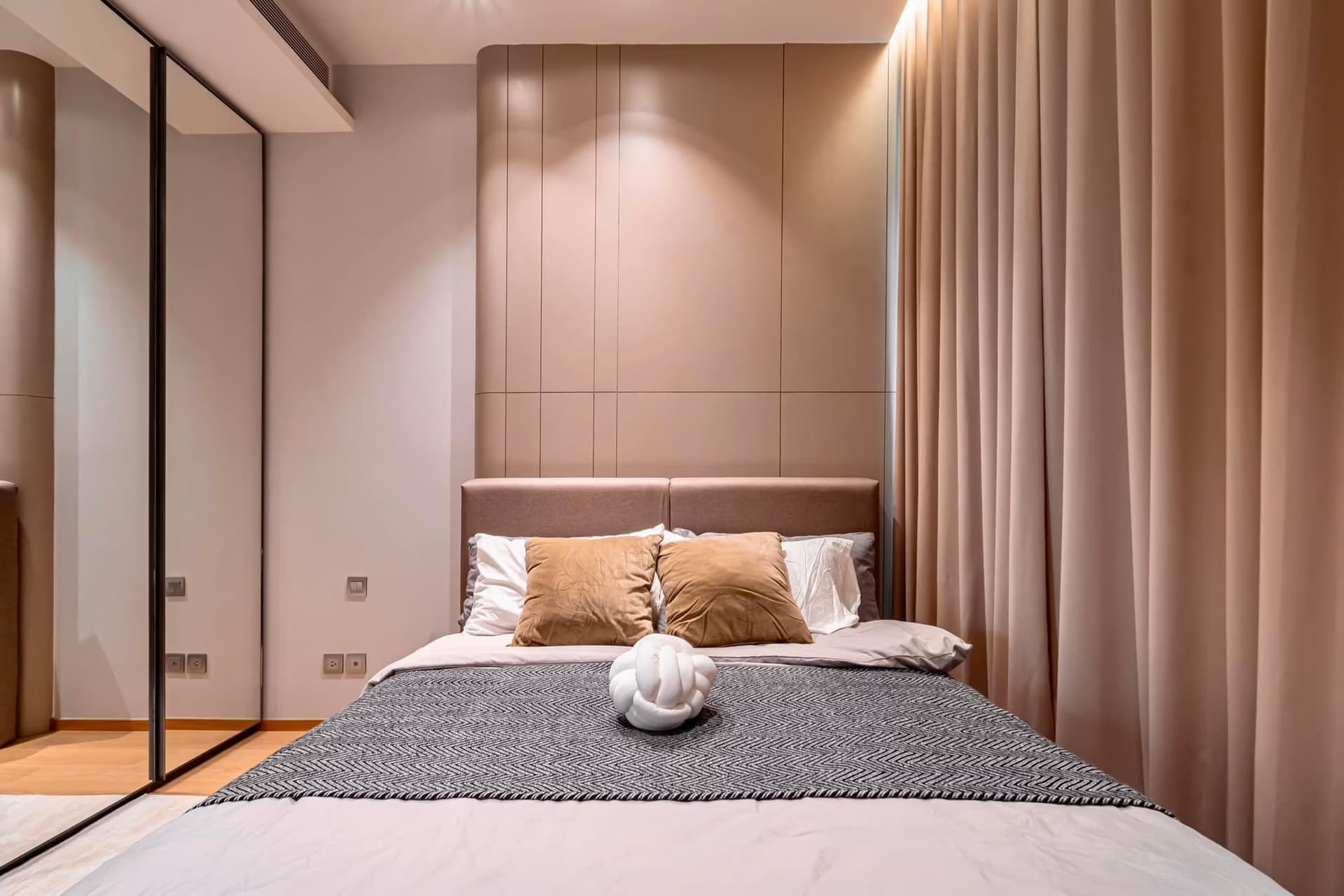 2 Bed Condo for Rent and Sale  Near Chit Lom BTS - Image 7